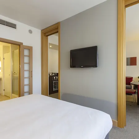 Novotel Hotel 4*