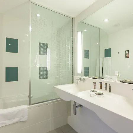 Novotel Hotell 4*
